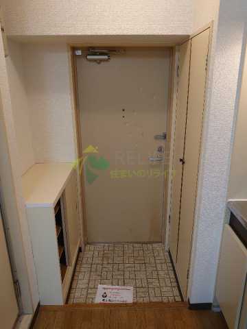 玄関　同タイプ別部屋の参考写真です