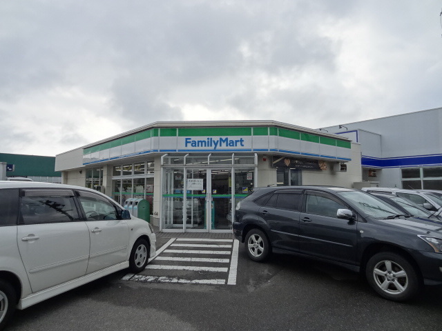 コンビニ　ファミリーマート新潟上所中店（コンビニ）まで426m