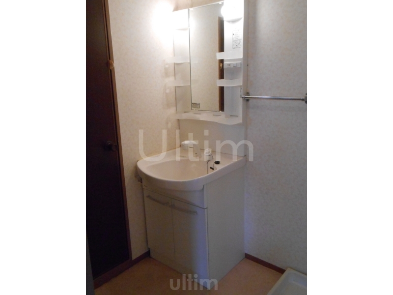 洗面設備　※同タイプの他のお部屋です