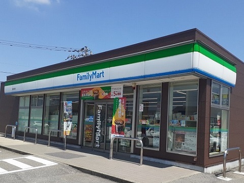 コンビニ　ファミリーマート富山秋吉店（コンビニ）まで500m