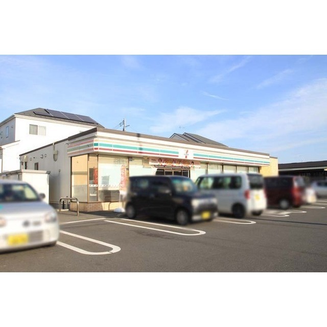 コンビニ　セブンイレブンつくばみどりの東店（コンビニ）まで825m