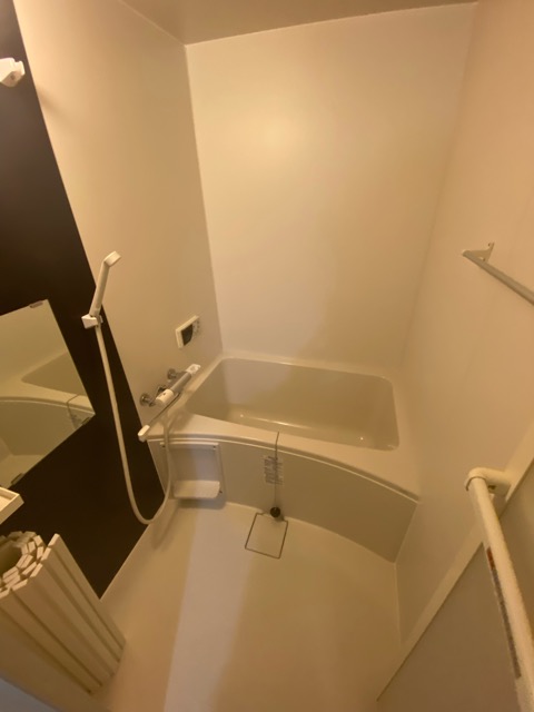 バス・シャワールーム　シンプルで機能的な浴室♪