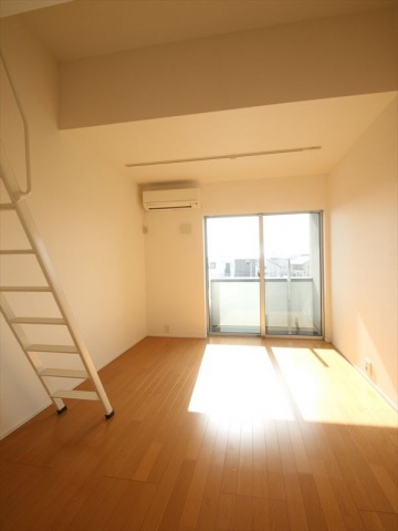 居室・リビング　広々7.2帖洋室♪