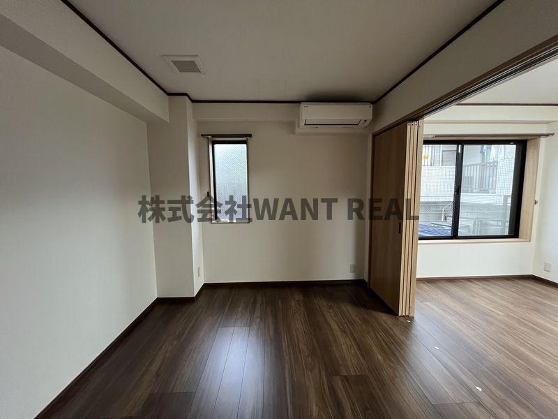 居室・リビング　こちらの居間で趣味の時間をお楽しみください