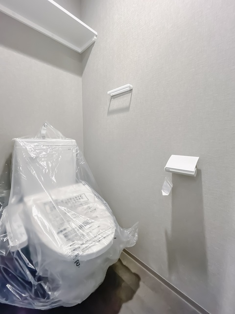 トイレ　※写真は同タイプ住戸です。