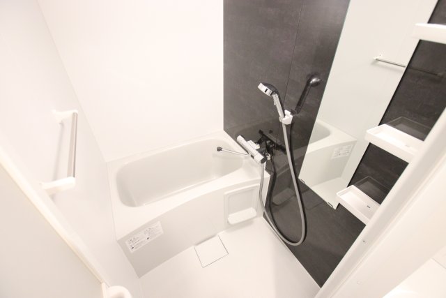 バス・シャワールーム　※別室の参考写真の為、現況優先です。