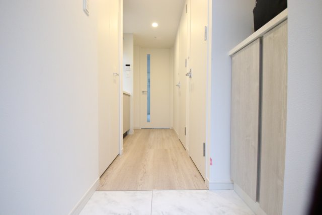 玄関　※別室の参考写真の為、現況優先です。