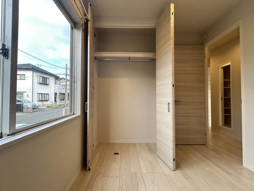 収納　洋室　収納