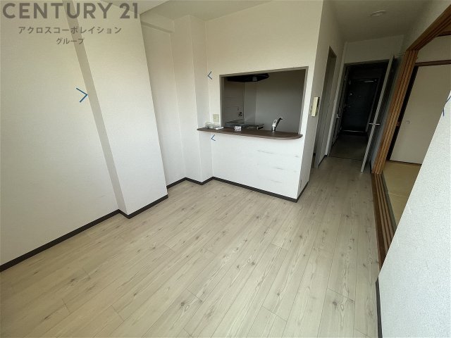 居室・リビング　床色が明るくて綺麗です♪