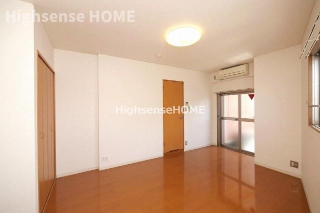 居室・リビング　明るい洋室です