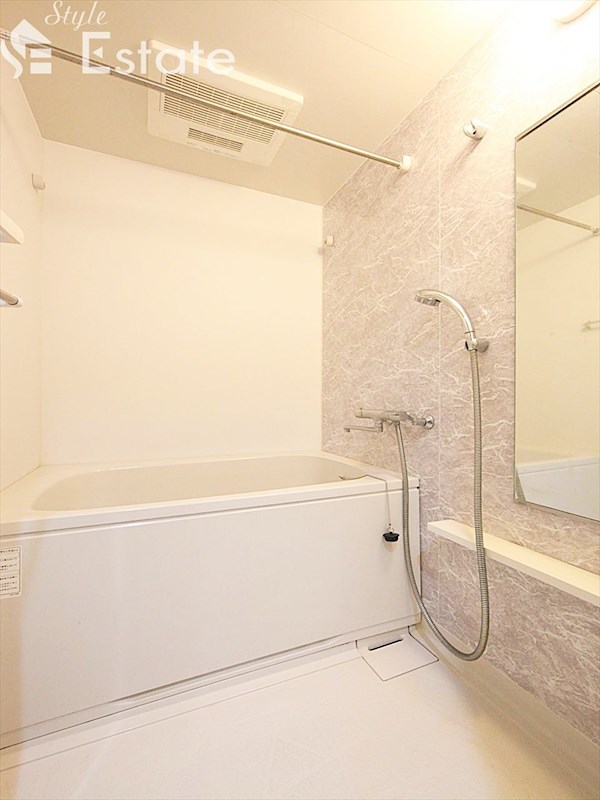 バス・シャワールーム　バスルーム