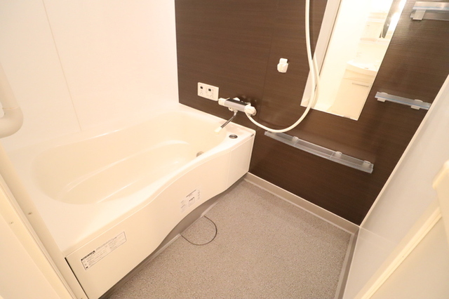 バス・シャワールーム　追い焚き給湯