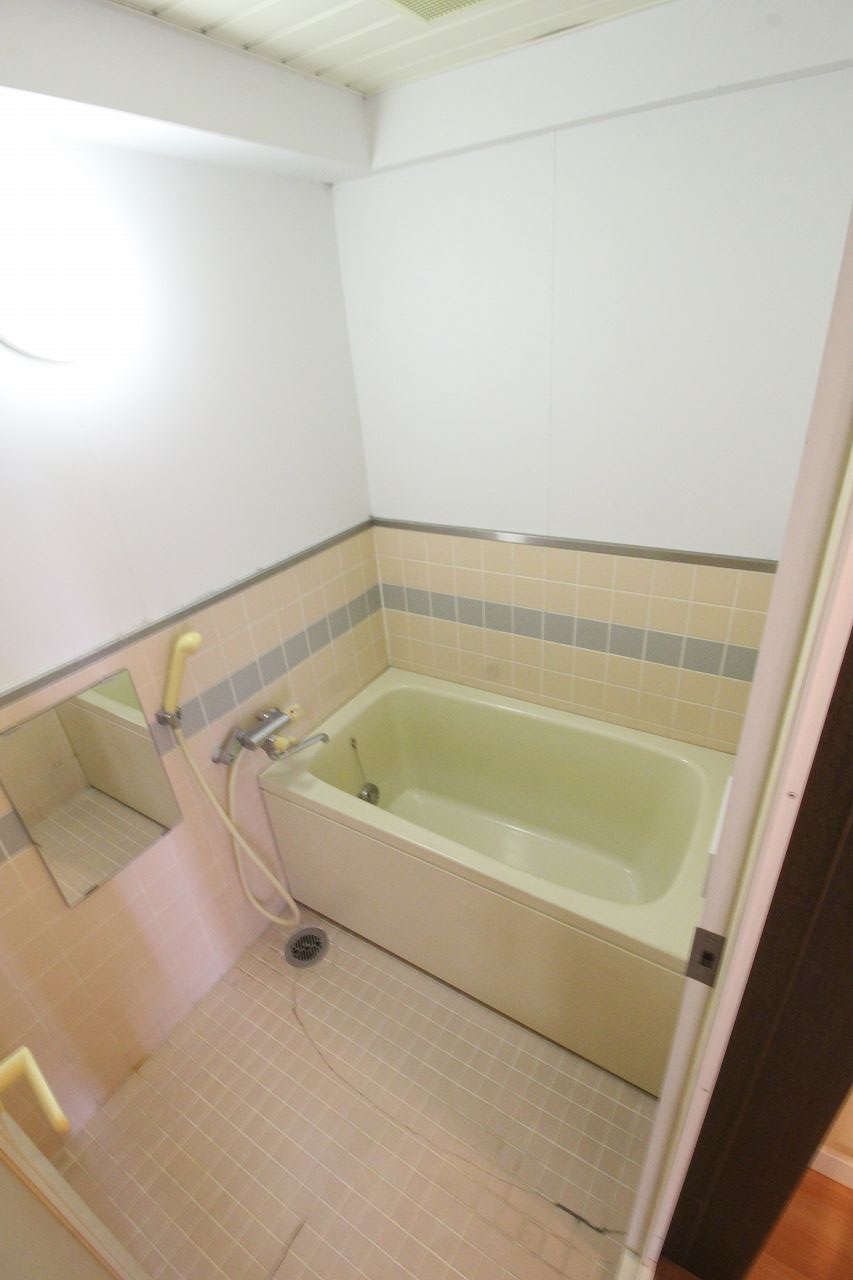 バス・シャワールーム　別の部屋の写真です