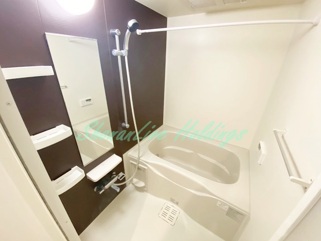 バス・シャワールーム　清潔感のあるお風呂です♪