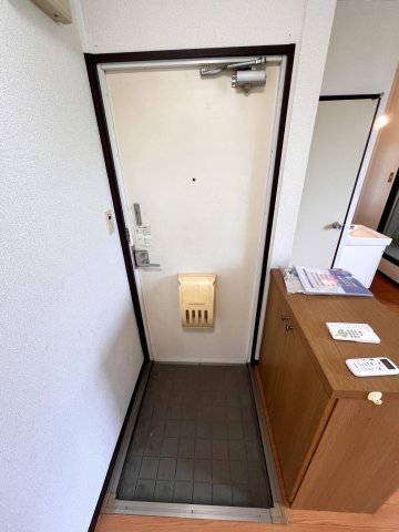 玄関　収納力があるシューズボックス付きです