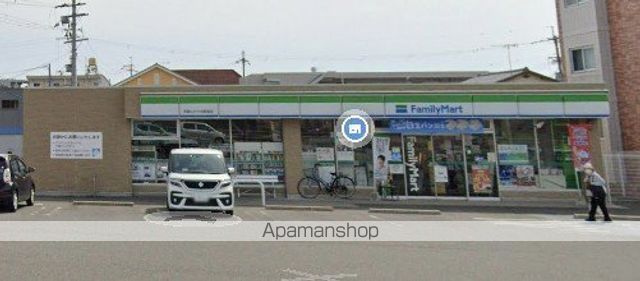 コンビニ　ファミリーマート和歌山六十谷駅店（コンビニ）まで267m