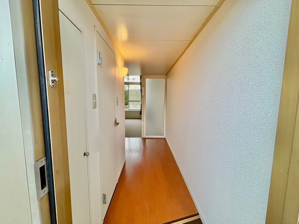 玄関　設備・仕様は号室により異なる為、現況を優先いたします。