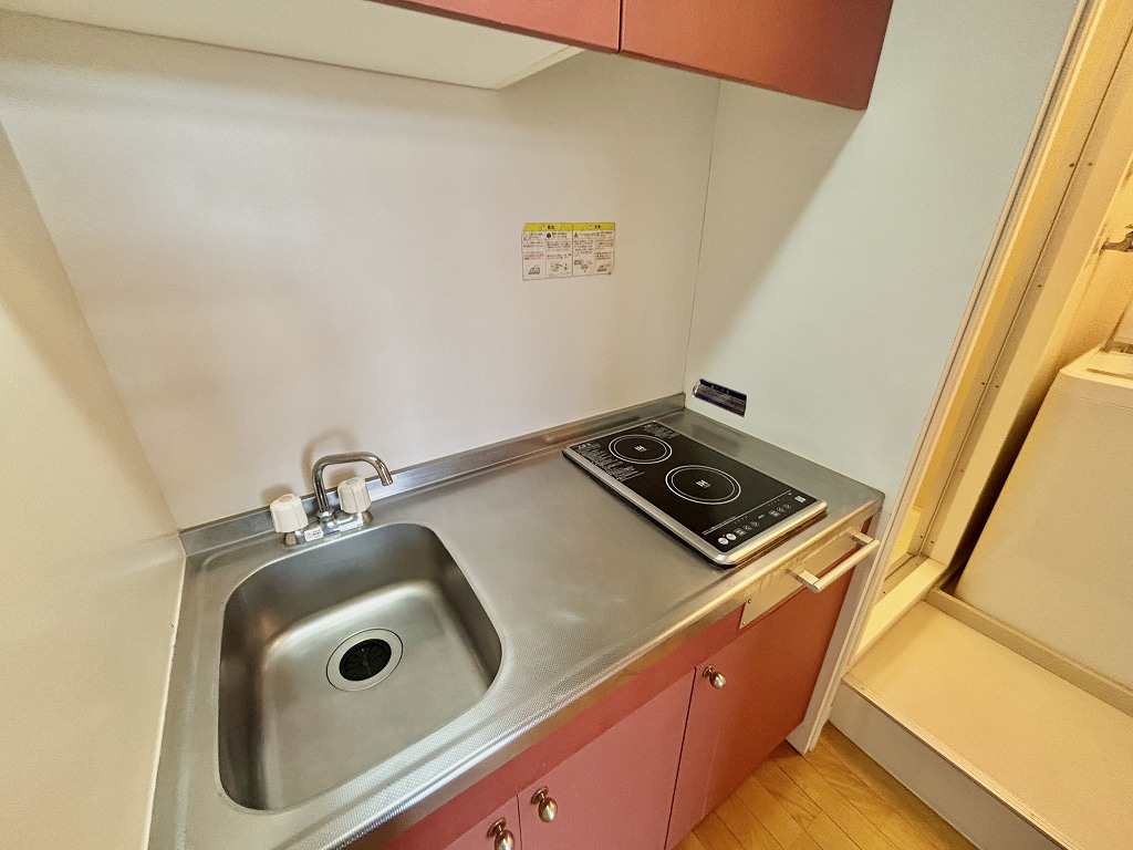 キッチン　設備・仕様は号室により異なる為、現況を優先いたします。