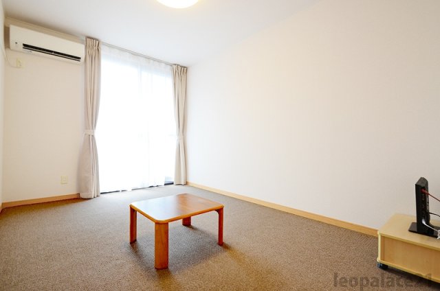 居室・リビング　実際のお部屋と異なる場合がございます。