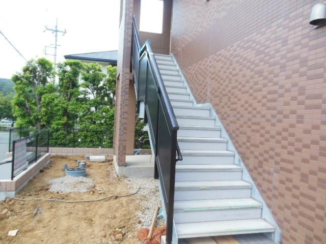 エントランス　★2階への階段です★