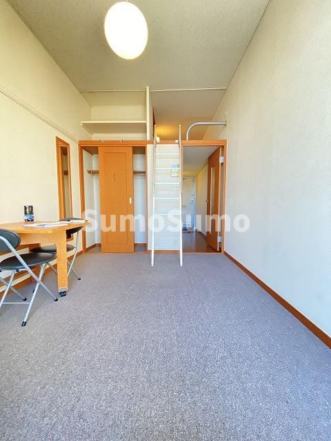 居室・リビング　居間です