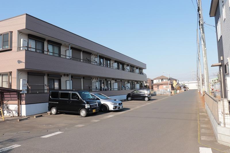 建物外観　駐車場