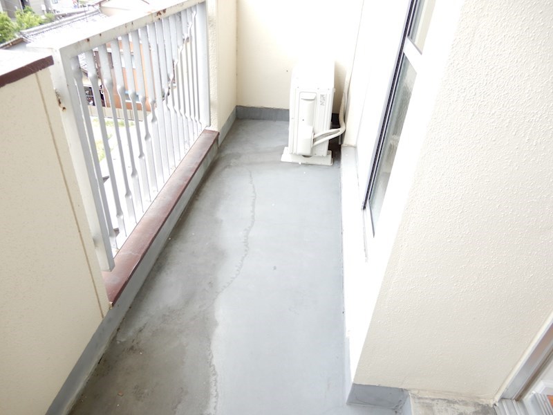 バルコニー　南側ベランダで日当たりも良好です。