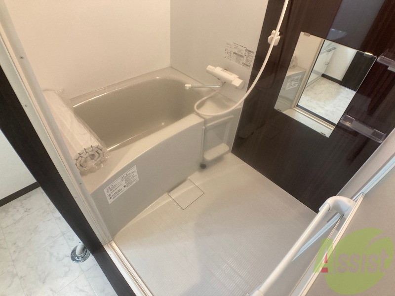 バス・シャワールーム　ユニットバスです。疲れを癒すのに欠かせませんね！