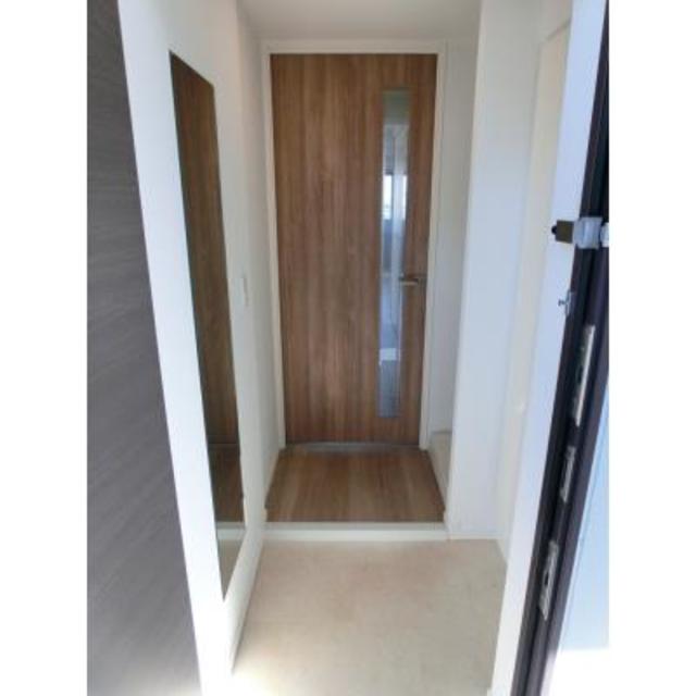 玄関　※写真は同タイプ住戸です。