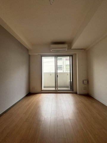 その他部屋・スペース　開放的な寝室です