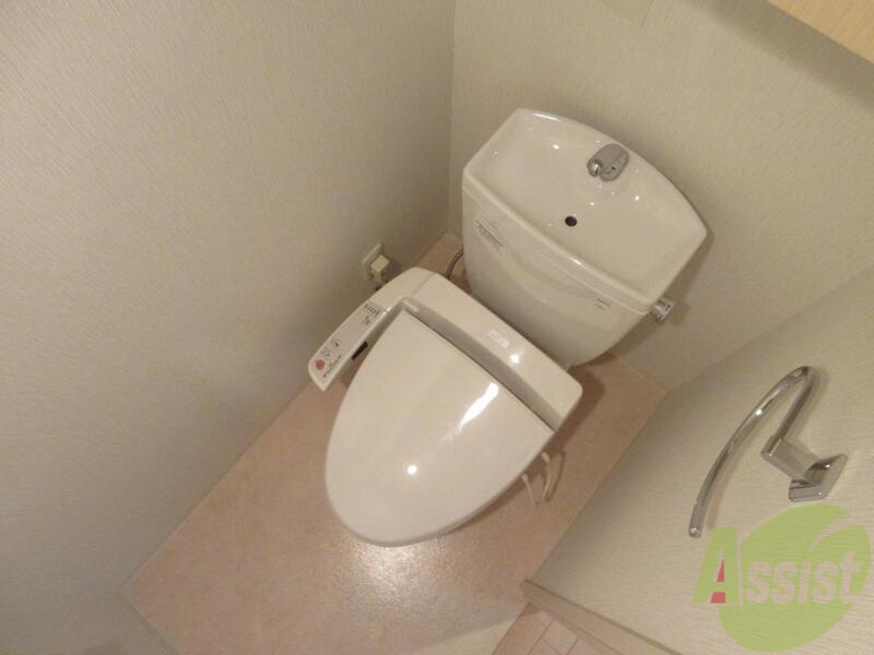 トイレ　ウォシュレットついてます。