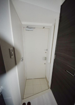 玄関　※別部屋参考写真