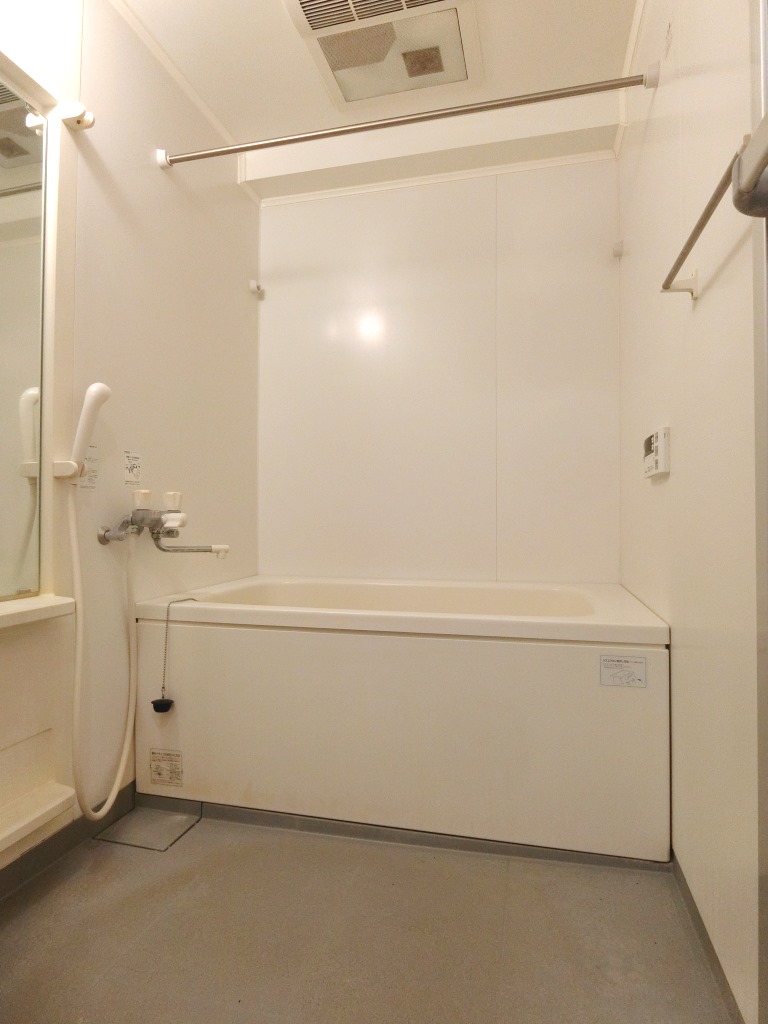 バス・シャワールーム　同物件内参考画像