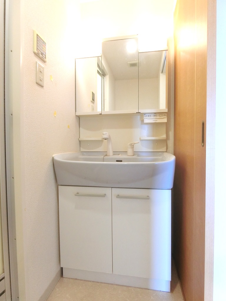 洗面設備　同物件内参考画像