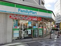 コンビニ　ファミリーマート　新大阪駅東口店（コンビニ）まで193m