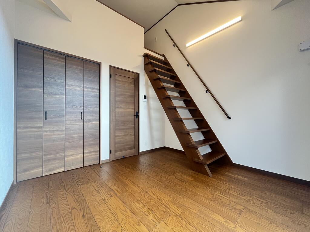 居室・リビング　別物件参考写真の為床や建具の色が異なる可能性がございます。