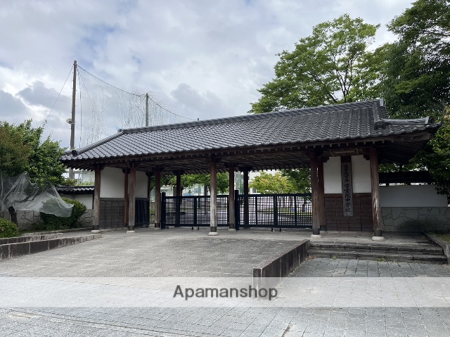中学校　学業院中学校（中学校）まで423m