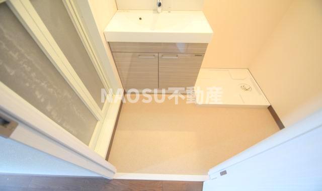 洗面設備　脱衣スペースもあります