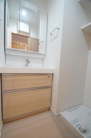 洗面設備　※別号室の参考写真です。