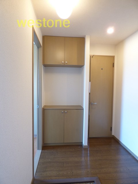 玄関　広い玄関スペース