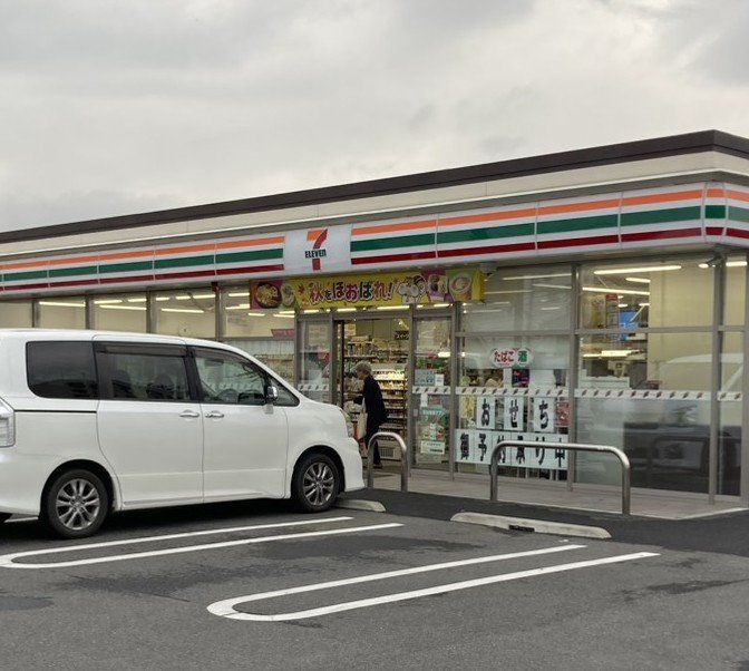 コンビニ　セブン-イレブン 松戸高塚店（コンビニ）まで710m