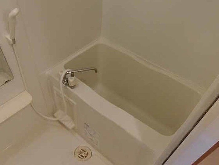 バス・シャワールーム　違うお部屋の写真です。ご参考までに