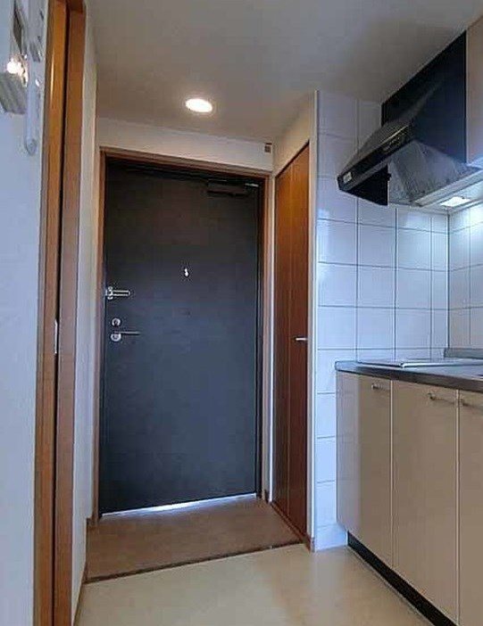 玄関　違うお部屋の写真です。ご参考までに