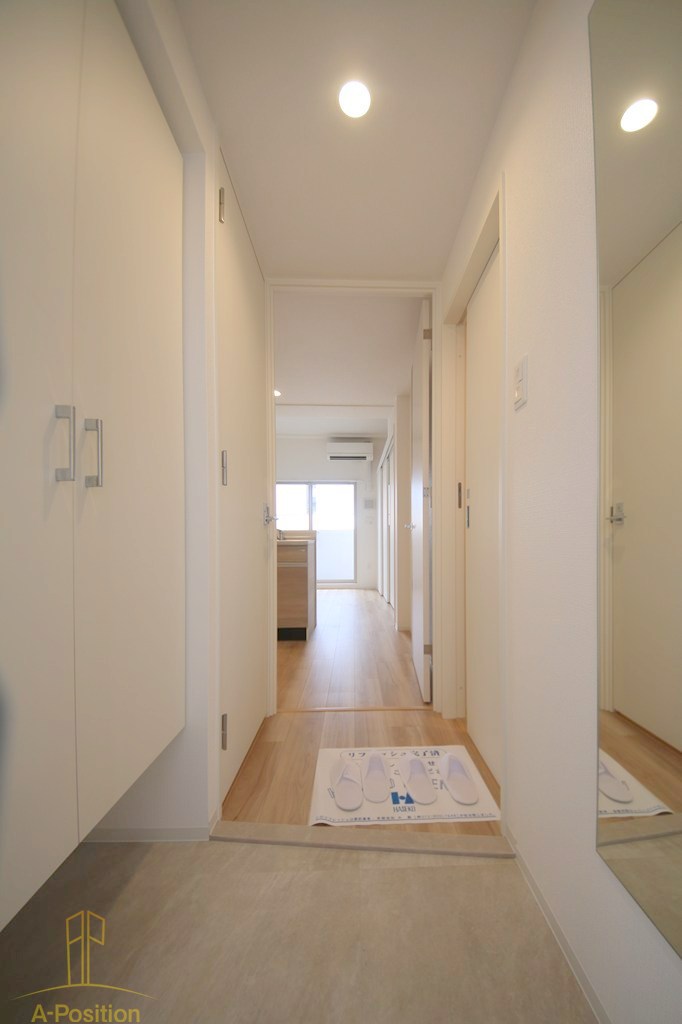 玄関　セレニテ難波ミラク壱番館