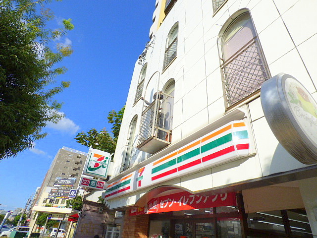 コンビニ　セブンイレブン（コンビニ）まで3003m