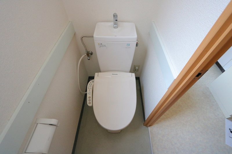 トイレ　※同タイプ別部屋写真