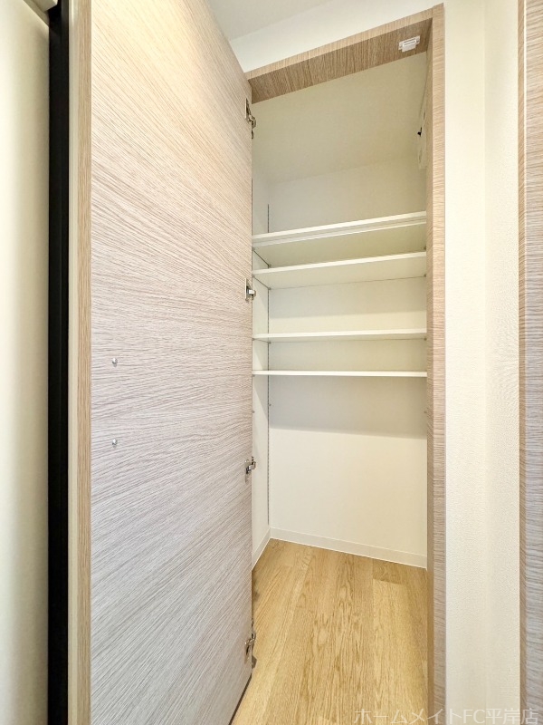 その他設備　奥行きのあるシューズボックスで下にも収納スペースもあります♪