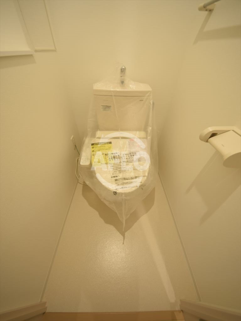 トイレ　ディオスカーボ難波　温水洗浄便座