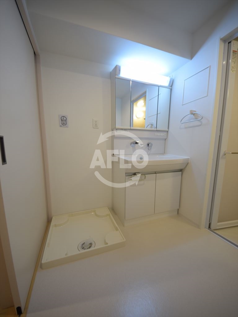 洗面設備　ディオスカーボ難波　洗面所