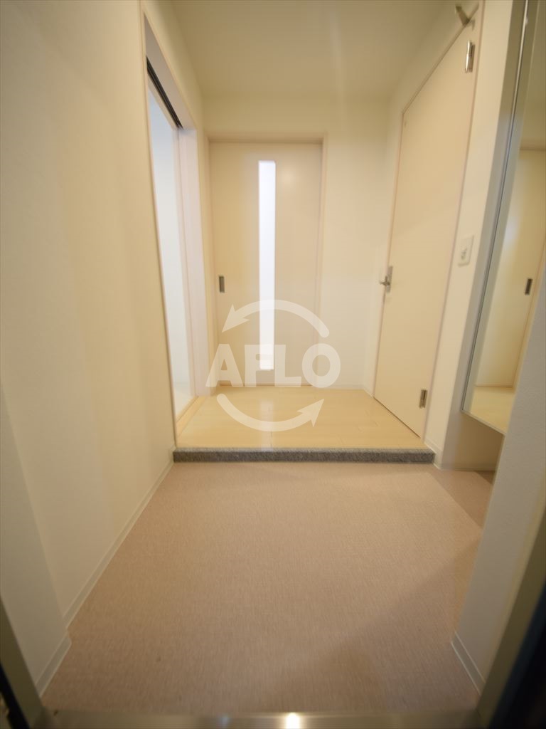 玄関　ディオスカーボ難波　玄関